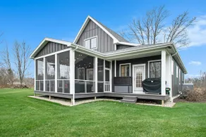 Sun-Filled Modern Haven with Firepit & AC - Image 2