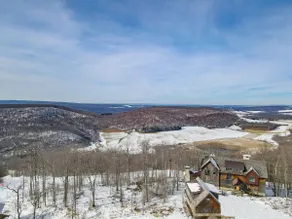 Stunning Luxury Home Direct Ski Access and Hot Tub - Image 2