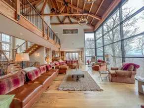 Stunning Luxury Home Direct Ski Access and Hot Tub - Image 4