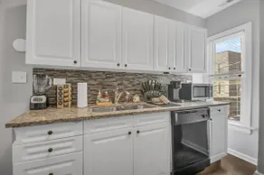 Cute & Spacious Wrigley Apt w/ Private Patio Deck - Image 5