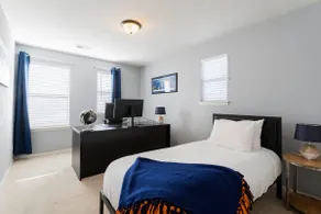 Spacious Family Friendly Townhome in Central Park - Image 5