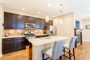Spacious Family Friendly Townhome in Central Park - Image 2