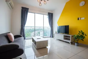 Bright & Modern 3BR Suite FREE Parking - Image 2