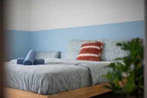 Bright & Modern 3BR Suite FREE Parking - Image 5