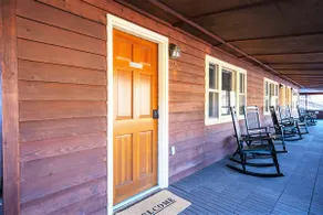 Secluded Lodge w/ grill + Free Coffee and Tea - Image 3