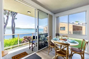 Kooringal 6, 105 Soldiers Point Rd - waterfront unit - Image 4