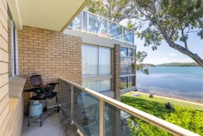 Kooringal 6, 105 Soldiers Point Rd - waterfront unit - Image 3