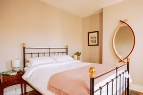 Bell Cottage by inspirestays.com - a cottage that sleeps 4 guests in 2 bedrooms - Image 4