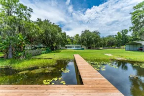 *Lakefront Retreat*- Lake/Private - Image 2