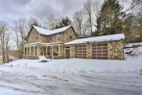 1 Mi to Lake Wallenpaupack: Spacious Poconos Villa - Image 3