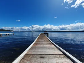 Kabine Waterfront Lakehouse in Sunshine - Image 2