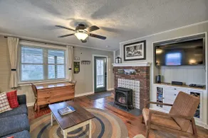 Cozy Fries Escape w/ Mountain & River Views! - Image 4