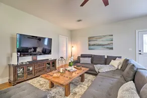 Modern Lakehouse w/ Stunning Views & Hot Tub! - Image 4