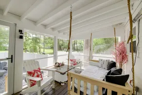 Bloomington Bungalow - Steps to Campus! - Image 2