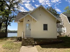 Lakefront Carlson Cabin East Lake Okoboji - Image 3