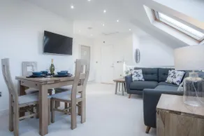 Skylark - 2 Bedroom Apartment - Tenby - Image 2