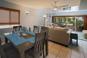 Beachfront-3 Bedroom-Pool-Gym-Walk to Restaurants - Image 3