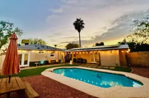 Glenrosa Gem: Eco 3BR + Heated Pool in Melrose - Image 2