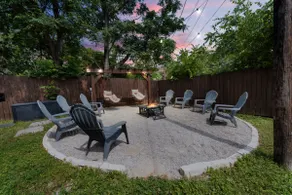 Luxury Family Friendly Home 6 Queen Beds - Image 4