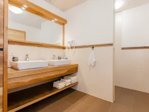 Cosy holiday home with lift near ski lift - Image 2