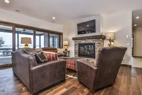 Dog-Friendly Lakefront Gem with Kayaks & Dock - Image 2
