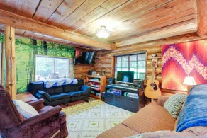 Cozy Elizabethtown Cabin w/ Fire Pit! - Image 3