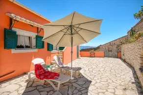 Takis House - Image 2