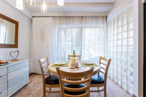 Alimos Bright Apartment Near the Beach - Image 5