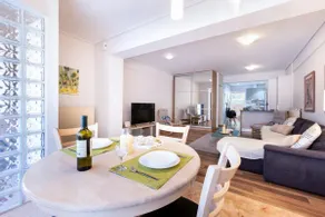 Alimos Bright Apartment Near the Beach - Image 2