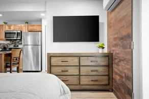 11 Chelsea Place On The Park, In Heart Of Downtown - Image 3
