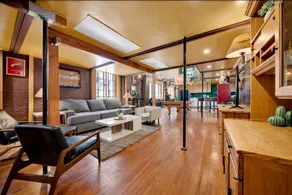 Huge 2 level LOFT with cabin Vibes in Downtown LA - Image 5