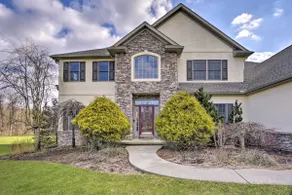 Pool & Furnished Patio: Group Getaway in Hershey - Image 3