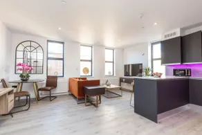 Sussex House 20 - Artistic Luxe 1 Bed Apartment - Image 2