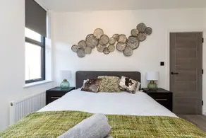 Sussex House 20 - Artistic Luxe 1 Bed Apartment - Image 4