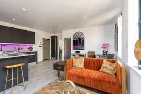 Sussex House 20 - Artistic Luxe 1 Bed Apartment - Image 3