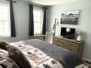 WOW-New Ski OnOff Suite By Pool Sleeps 4 Jiminy Pk - Image 3