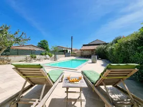Voll ausgestattete charmante Villa mit Terrasse und privatem Pool | Hunde erlaubt - Image 2