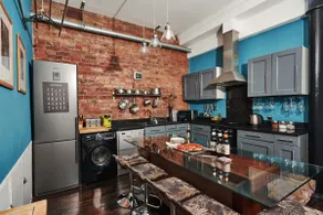 Luxury city centre apartment sleeps 10 with sauna - Image 2