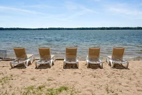 Fire pit, beach access, yard games, and more - Image 2