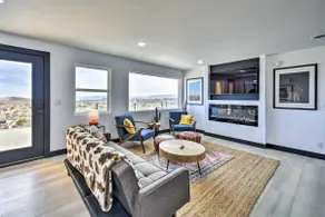 Hilltop Oasis w/ Sweeping Landscape Views - Image 4