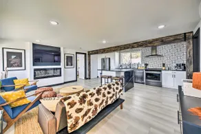 Hilltop Oasis w/ Sweeping Landscape Views - Image 2