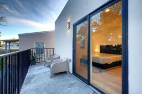 Modern Family Vacation Rental in Oakland - Image 4