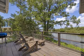 Secluded waterfront pine cabin - Image 4
