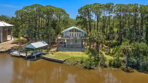 Kayak Cove: Bayfront with dock - A paddle in / paddle out resort - Image 2