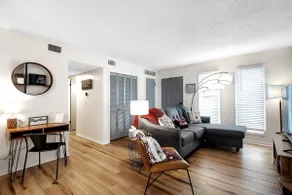 Above Par-Modern Apartment-King - Image 5