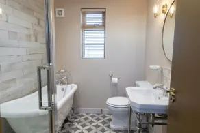 Wildlands Large Luxury Studio Cabin with Kids Room - Image 3