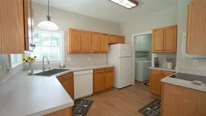 Tranquil retreat close to downtown Wake Forest! - Image 4