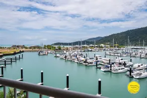 Spacious 2 bedroom Whitsunday Waterfront Penthouse - Image 4