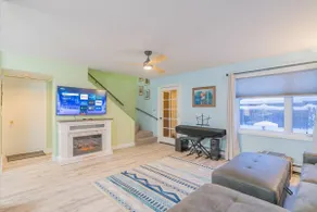 The Garay Townhome w/Contemporary Vibes - Image 2