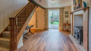 Woodmancote Manor Cottage, near Cirencester - sleeps 6 guests in 3 bedrooms - Image 5